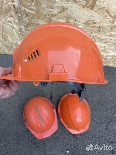 Продам строительные каски 3шт - отличное состояние
