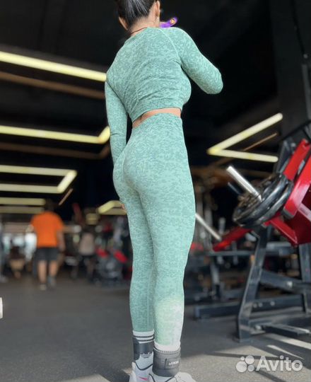 Бесшовный костюм для фитнеса и йоги