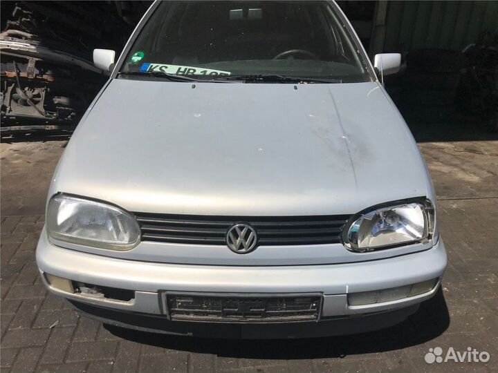 Разбор на запчасти Volkswagen Golf 3