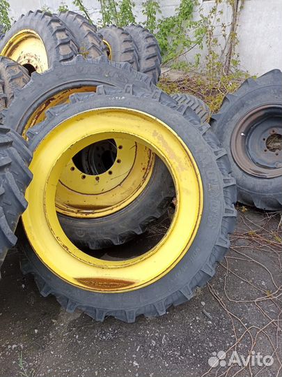 Комплект шин с дисками трактора John Deer 7830