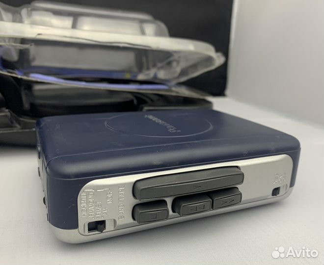 Новый кассетный аудиоплеер Panasonic RQ-V77