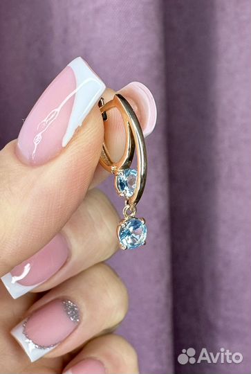 Золотые серьги с топазами