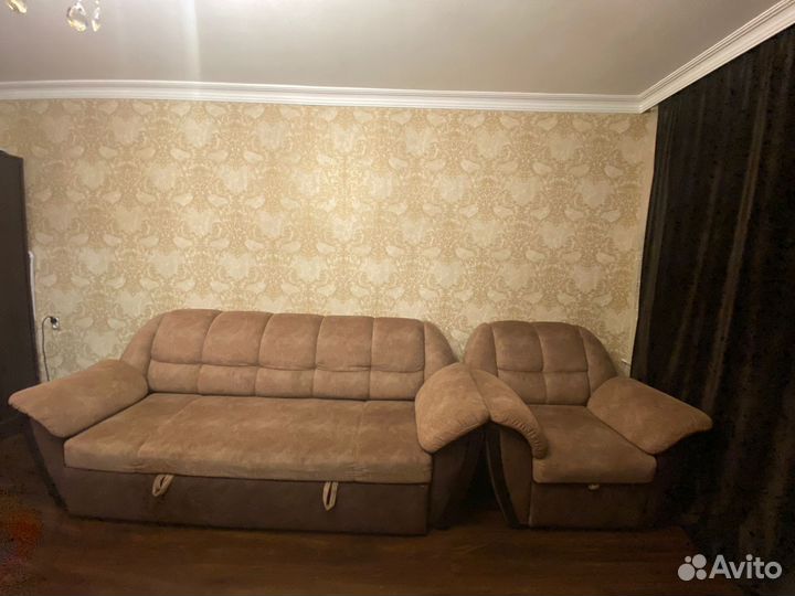 Диваны и кресло бу