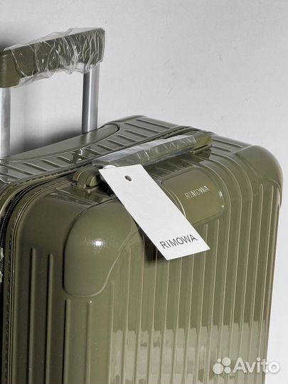 Чемодан rimowa