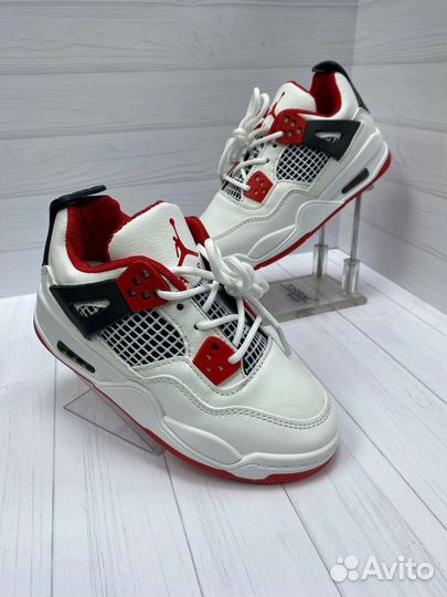 Кроссовки детские новые