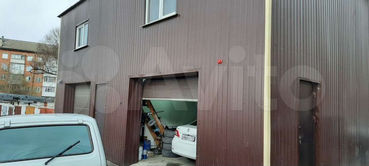 Гараж, > 30 м²