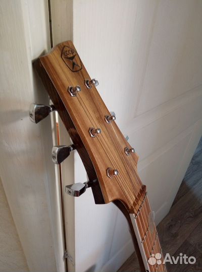 Акустическая гитара