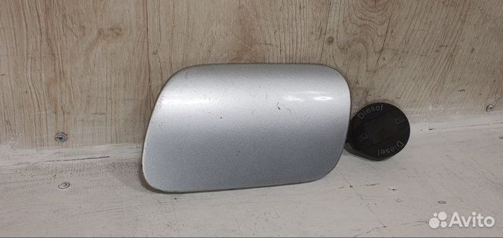 Лючок бензобака Volkswagen Touareg 7L