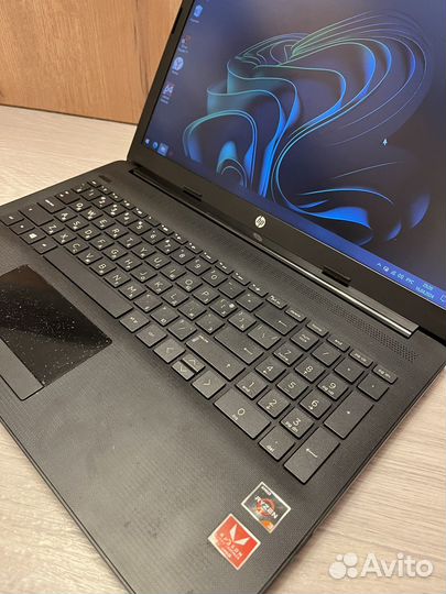 HP 15 (Ryzen 3 2200/8гб/Vega 3/SSD+HDD)
