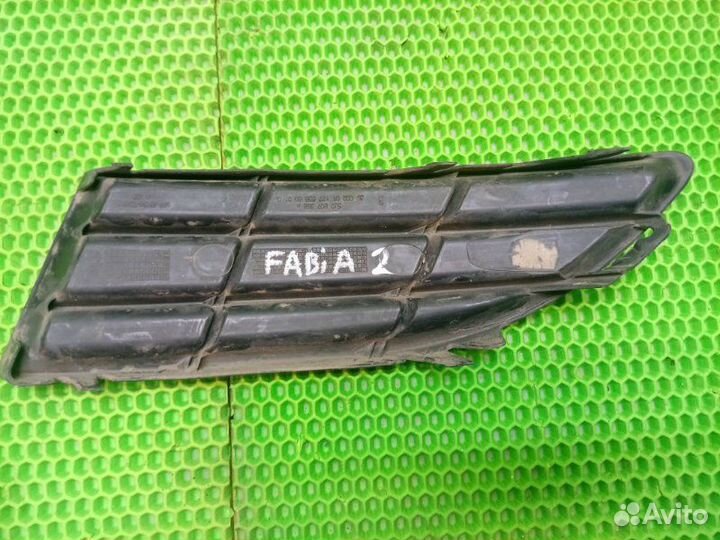 Заглушка бампера Skoda Fabia MK2 2010