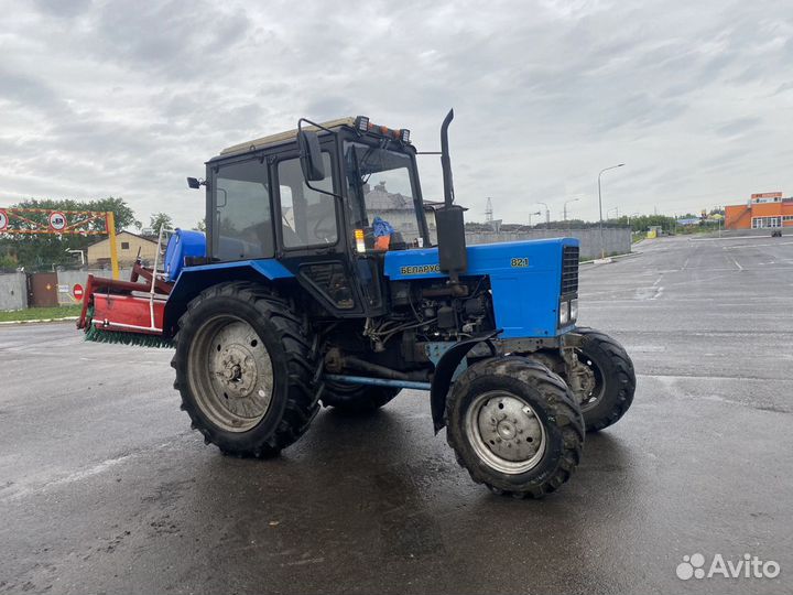 Чистка снега Мтз-82 со щеткой и другие услуги