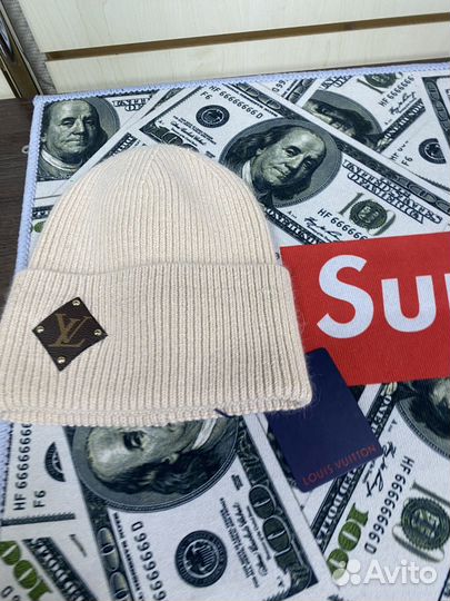 Шапка LV
