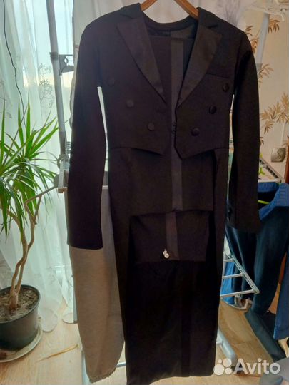 Фрак, рубашки, туфли для бальных танцев