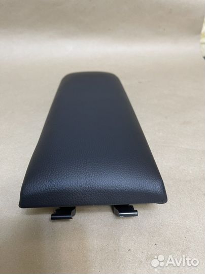 Новая крышка подлокотника Volkswagen и другие