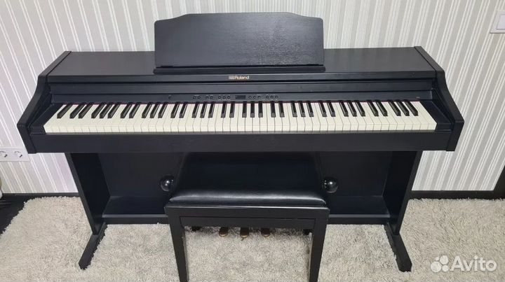 Цифровое пианино roland (Комплект)