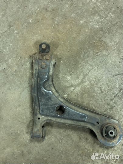 Рычаг правый chevrolet lacetti