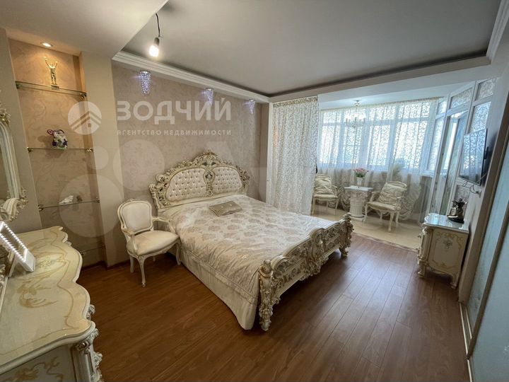 3-к. квартира, 119,3 м², 5/10 эт.