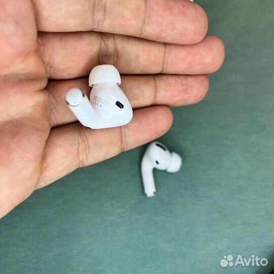 AirPods Pro 2: Погружение в мир звука