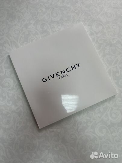 Шёлковый платок Givenchy 90x90