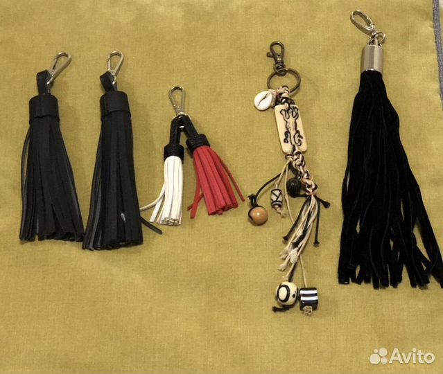 Зеркала карманные и брелоки на сумку