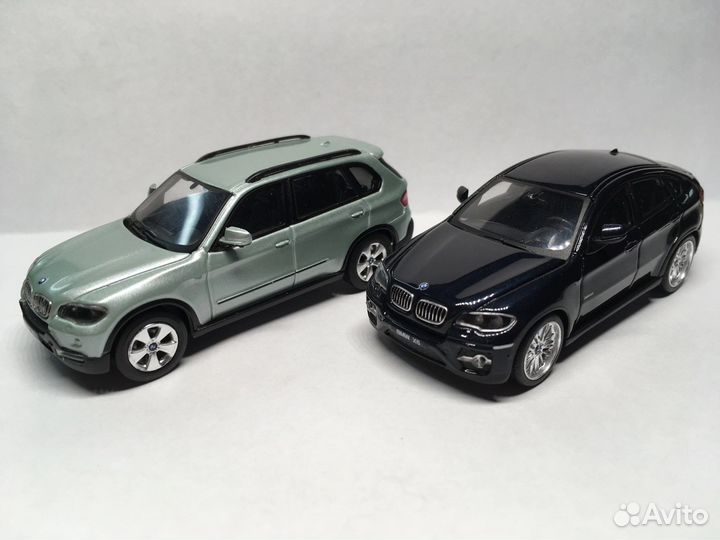 Модель автомобиля BMW 1:64 Kyosho