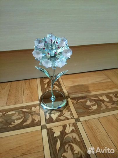 Шкатулка, статуэтки