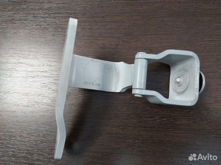 Петля крышки багажника правая Porsche Cayenne 958