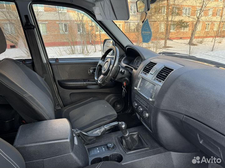 УАЗ Patriot 2.7 МТ, 2015, 168 000 км