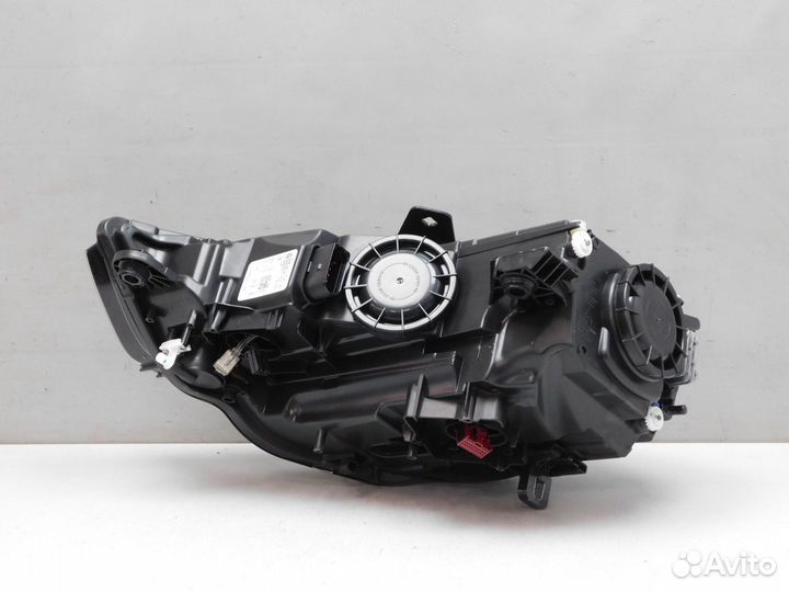 Фара правая Audi A3 8V0941006AE