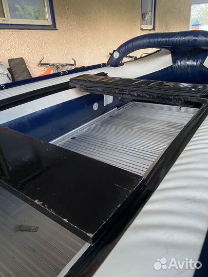 Моторная лодка