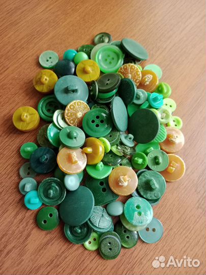 Пуговицы СССР пакетом. Синие, зелёные и красные