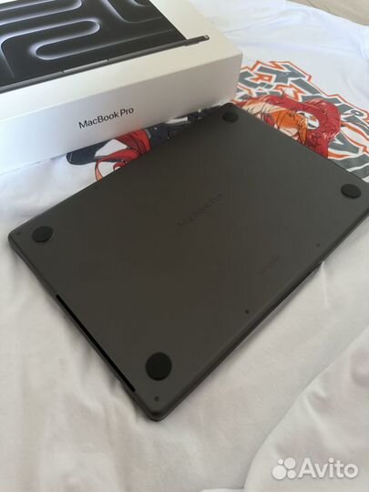 Macbook pro 14 m3 18 512