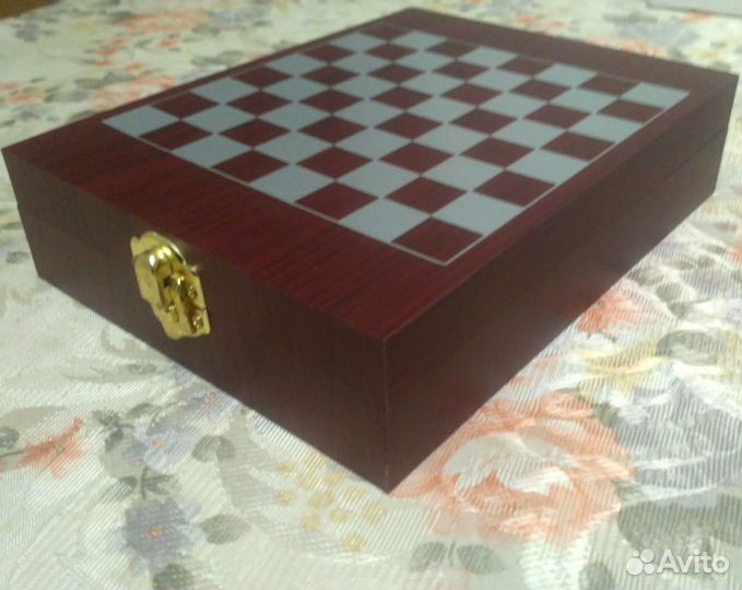 Набор для вина. Шахматы