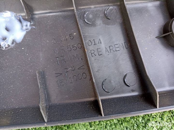 Накладка задней панели Mitsubishi Lancer 9