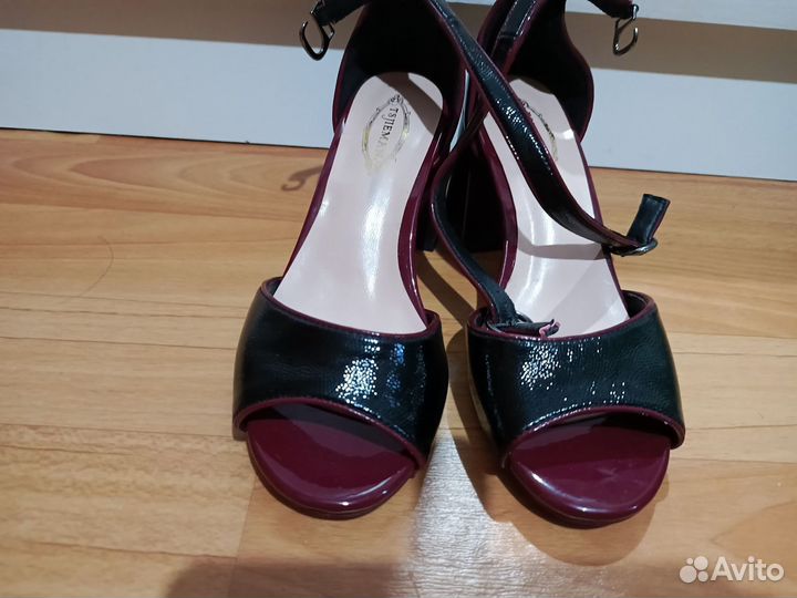 Босоножки женские