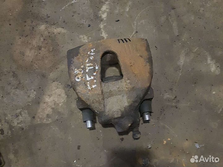 Суппорт передний Ford focus 2