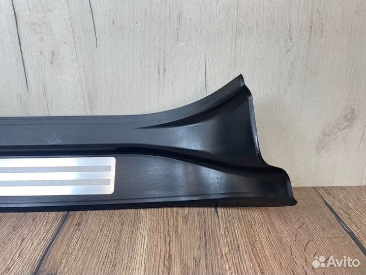 Накладка на порог салона правая Audi Tt 8N 2005