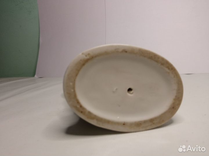 Фарфоровая статуэтка