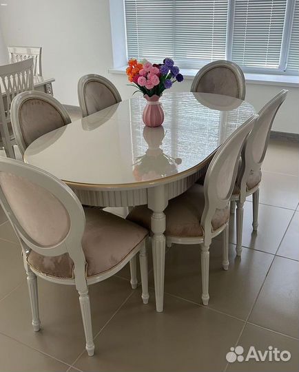 Комплект стол и стулья.Оплата при получении