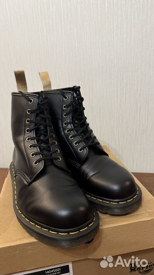 Dr martens vegan 44