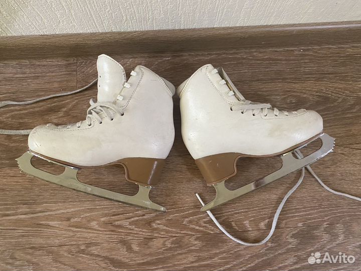 Коньки фигурные edea 200