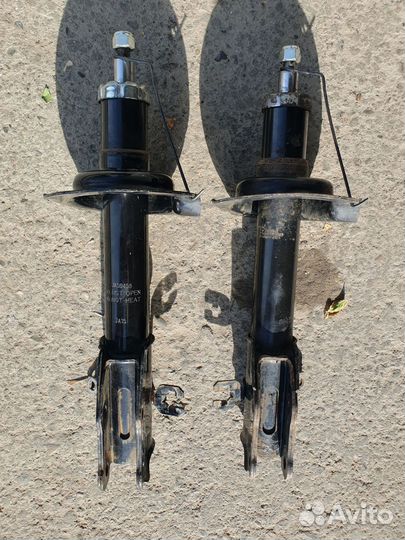 Комплект амортизаторов на Mazda CX-7