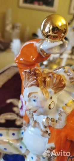 Клоун с золотыми шарами. Статуэтка. Вербилки