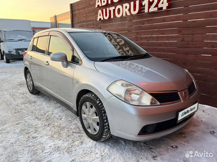 Nissan Tiida 1.5 AT, 2004, 210 000 км