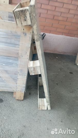 Поддоны деревянные со столешницей