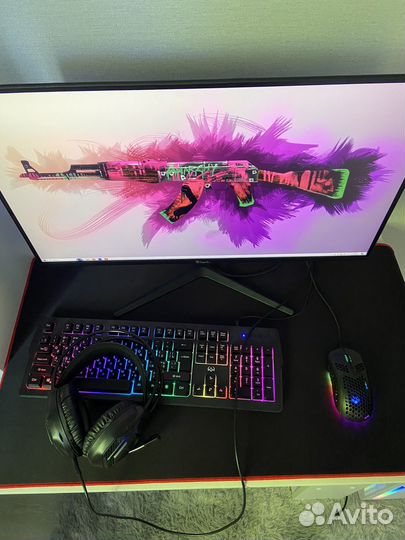 Игровой компьютер со столом