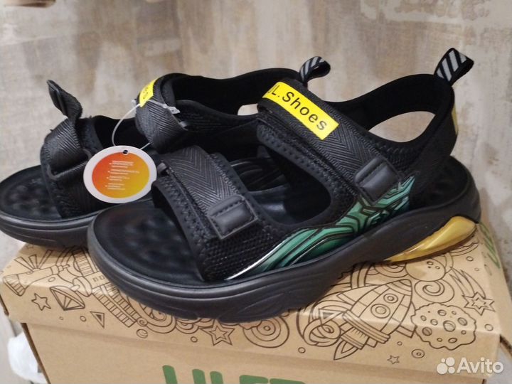 Сандалии новые 33