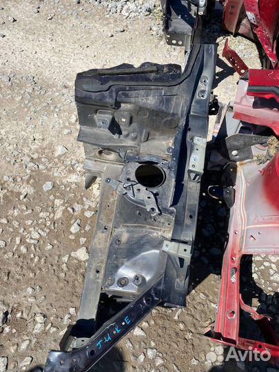 Четверть передняя левая Nissan Juke