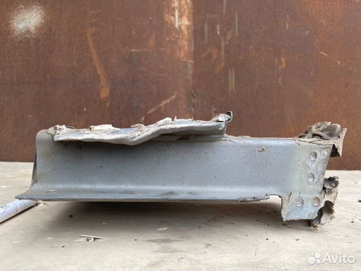 Лонжерон передний правый Nissan Terrano