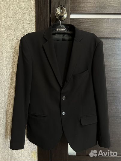 Продам костюм